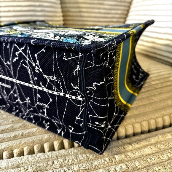 Dior Medium Book Tote - Picture 9 of 11